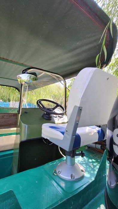 Barca cu motor de vanzare