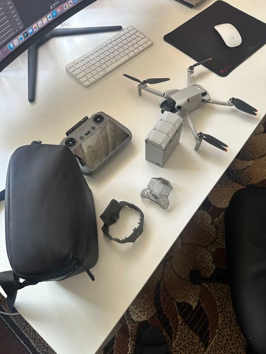 Drona DJI Mini 4 Pro Fly More Combo, RC2