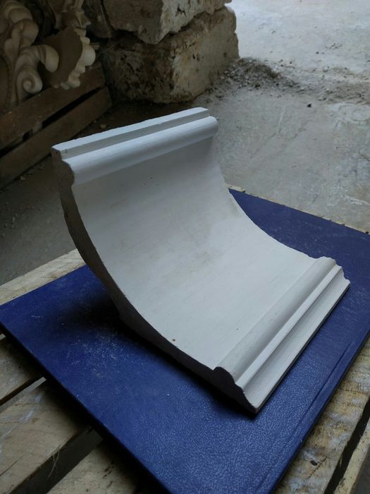 Лепнина из гипса
Классический стиль 
Лояльные цены
Быстрая обработка З