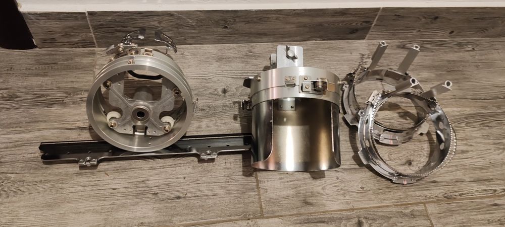 Set gherghefe, sepci, suporți, Happy