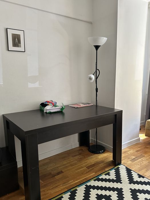 Письменный стол с торшером