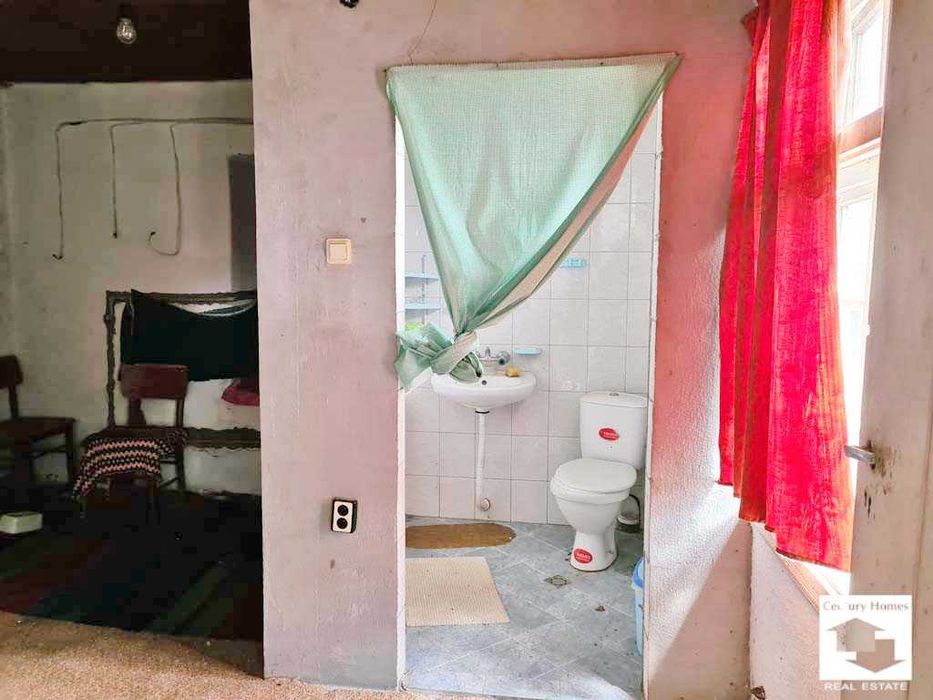 170226 Стара къща с голям двор в китно село на 3 км от град Дряново