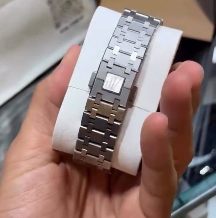 Часы IP скелетон