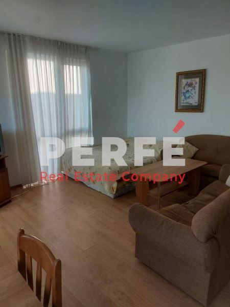 Дава се под наем Двустаен апартамент в Несебър - 79 кв.м за 255 € - Снимка #2