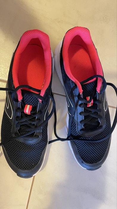 Маратонки декатлон неразличими от нови