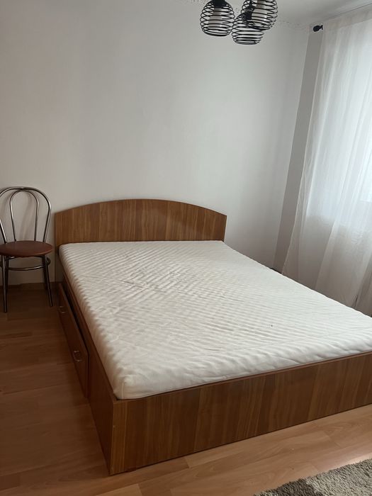 Pat de vanzare in stare foarte buna