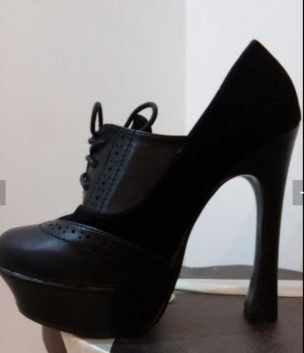 Елегантни кожени обувки