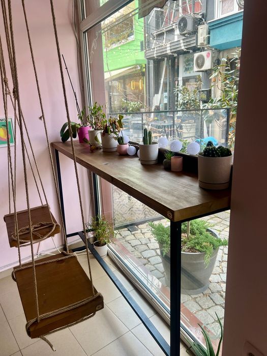 Маси от естествена дървесина и столове