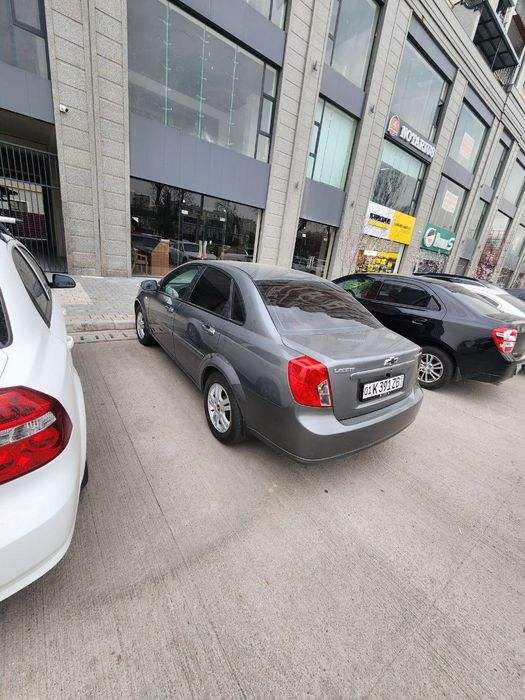 Ласетти 1.6 автомат сотилади