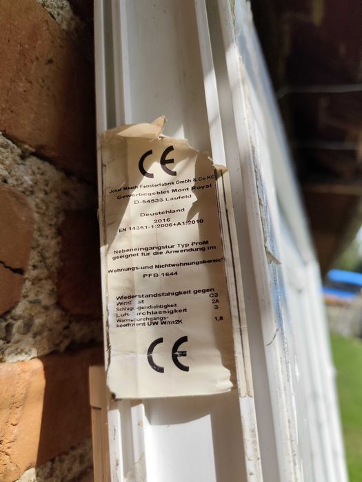 Нова, немска и качествена PVC врата.