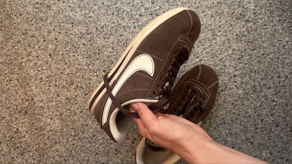 Продам кроссовки