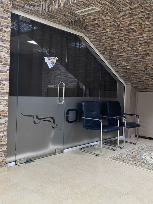 Отдава под наем кабинет/ самостоятелно обособено помещение