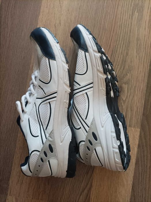 Нови маратонки George