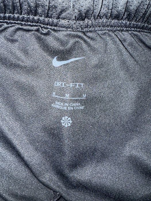Къси дамски панталони Nike