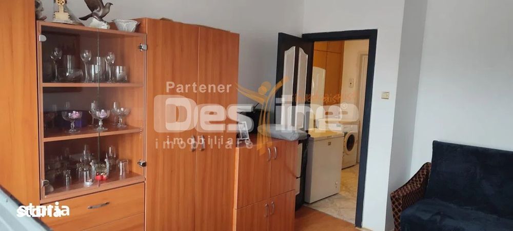 Apartament cu 1 camera, decomandat, zona Armata Rosie, etajul3