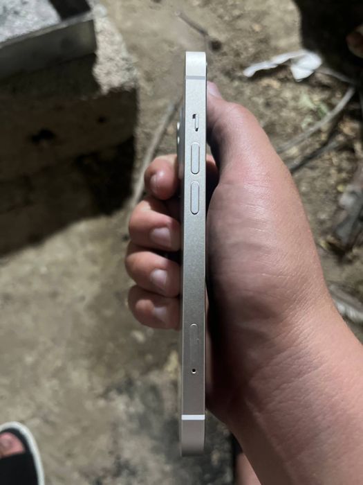 Iphone 13. Starlight