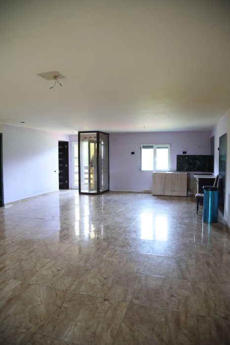 835mp la munte, casă la gri — poveste neterminată, 89.000€ neg.