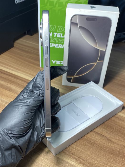 iPhone 16 Pro Max • 256 GB • Natural Titanium