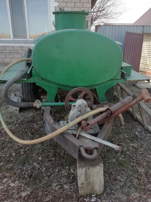 Бочка для воды с раздатчиком