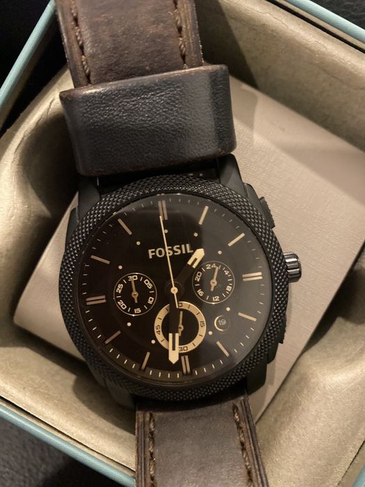 Часовник Fossil……