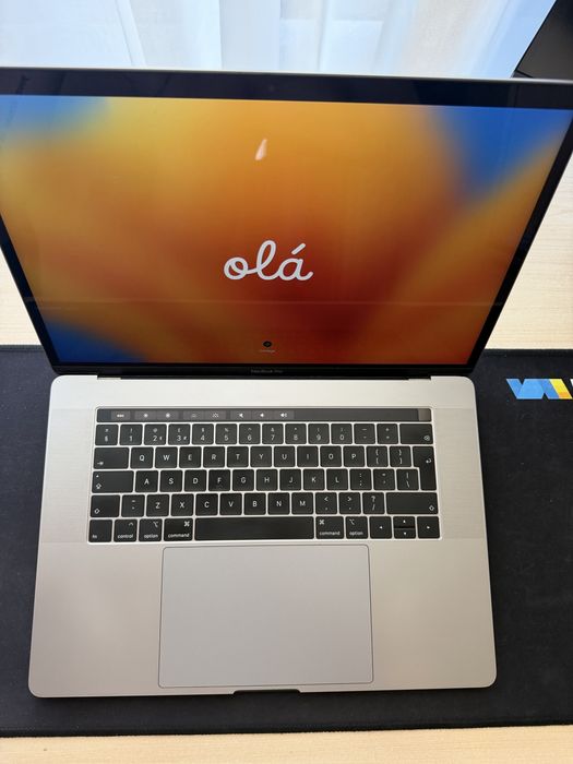 Apple Macbook Pro 2019 15.4" i7 256GB