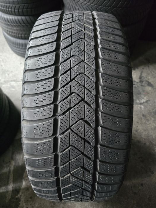 Pirelli 235/35 R20 92W MS iarnă