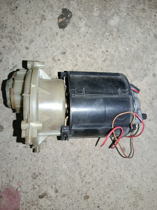 Двигатель бор мясорубкага