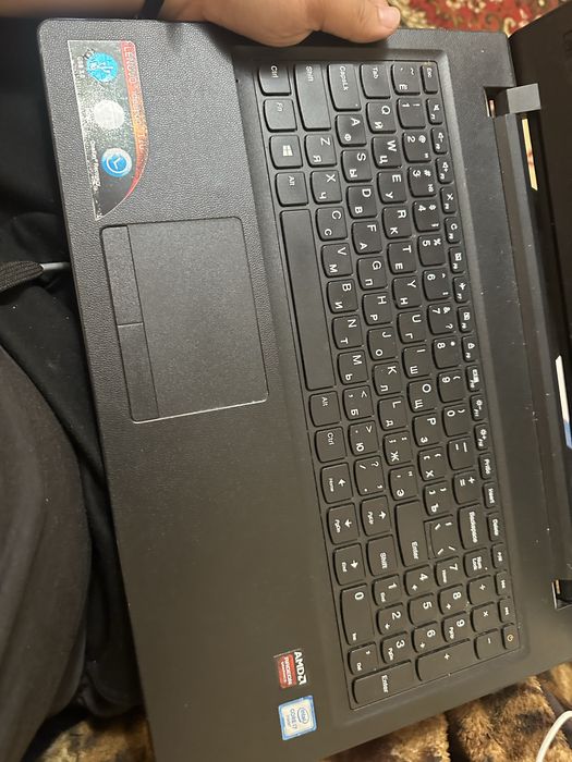 Продаю ноутбук Lenovo model 80UD