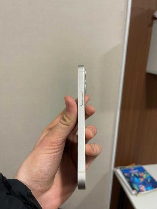 Айфон 13 128 гб.