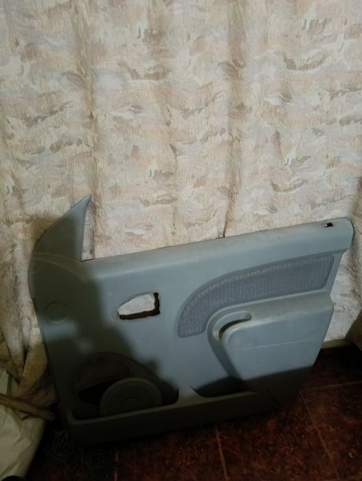 Кори и стъкла за Дачия десни