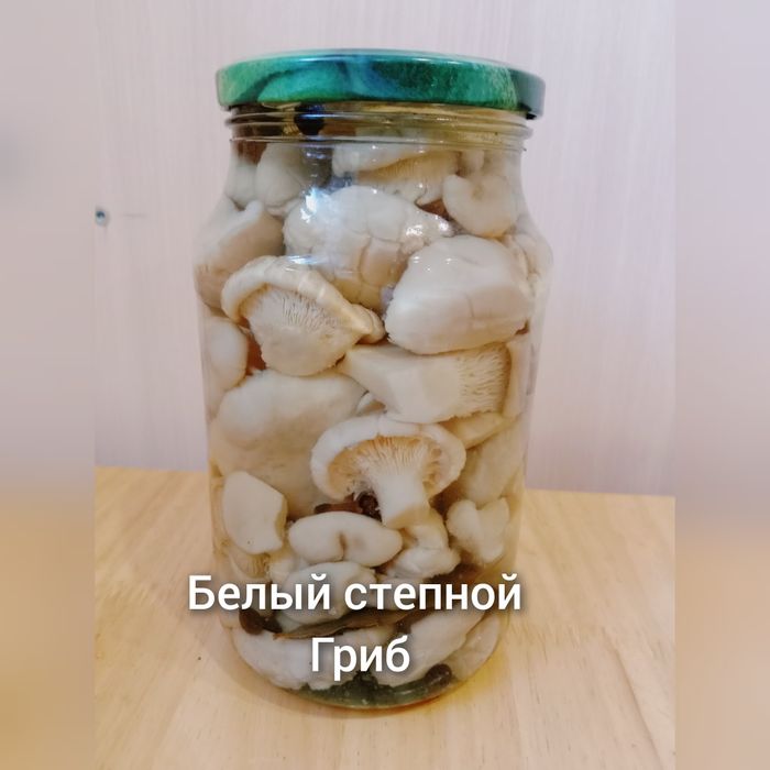 Грибы маринованные