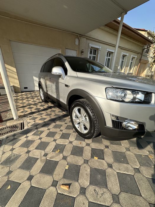 Captiva 2012 yil Srochna sotiladi