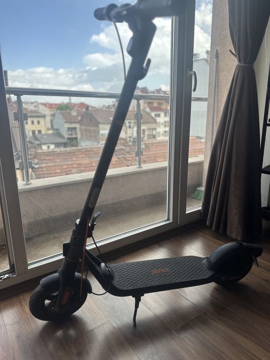 Електрическа тротинетка Ninebot F2 Pro