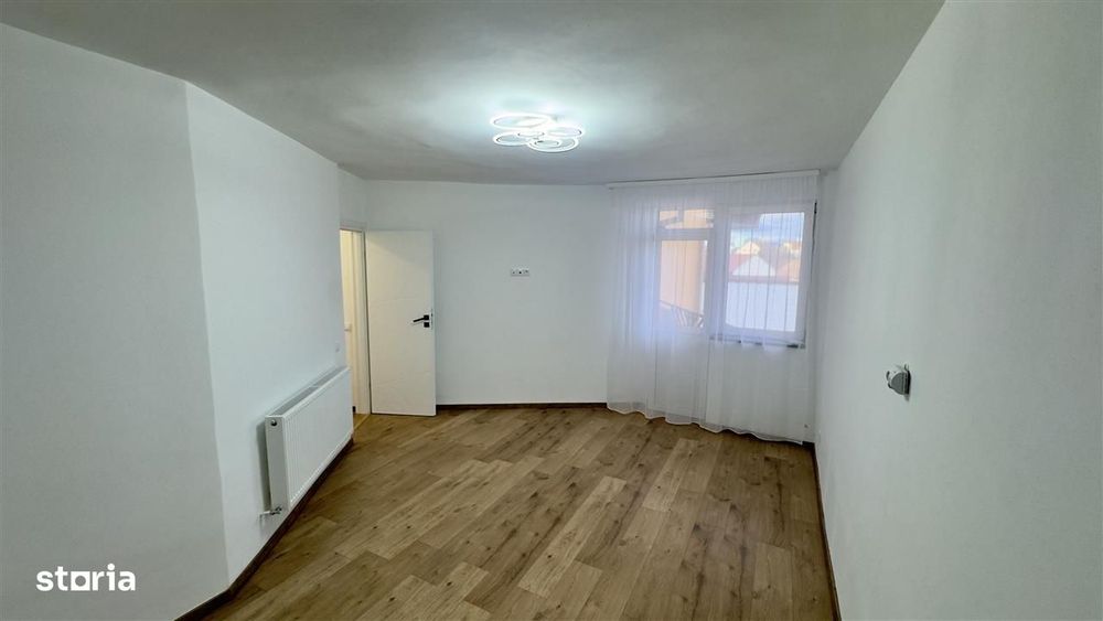 Apartament decomandat, 2 camere, balcon, la cheie, zona Turnisor