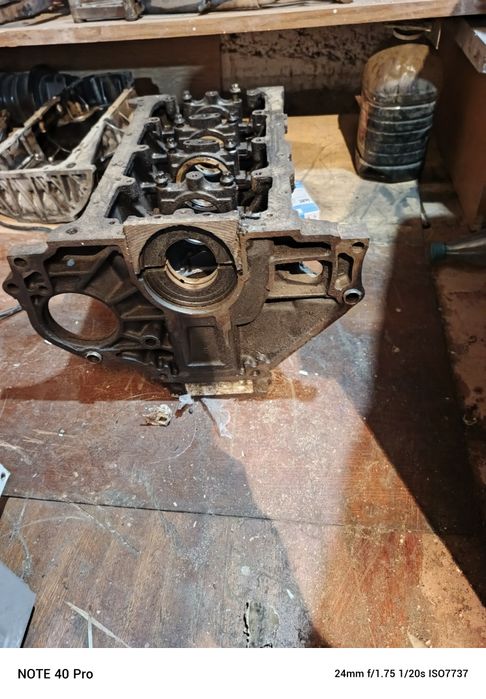 Блок на Опель омега б 2литра