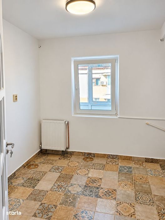 Apartament Decomandat,Craiovița Nouă,centrală proprie,acoperiș tablă