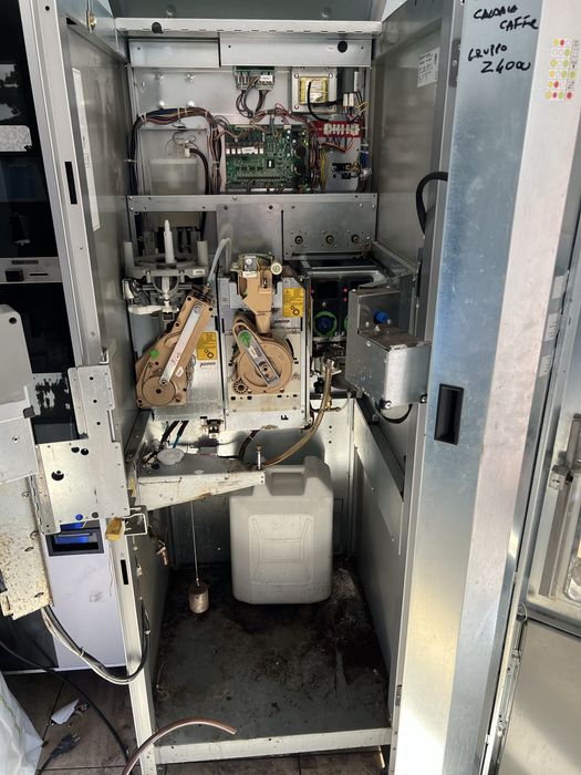 Necta Concerto boabe+capsule aparat vending automat