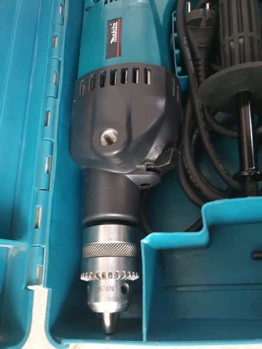 Bormasina Makita 8406
