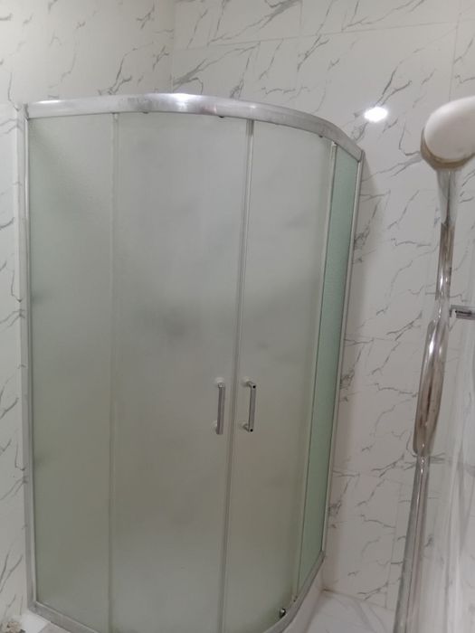 Сергели  чоштепада 3/6/12каробка Квартира сотилади.квадрати 71 кв.