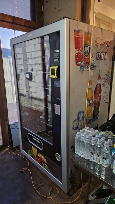 Automat vending FAS 1050 snacks & băuturi reci + Nayax | reconditionat