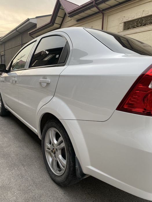 NEXIA 3 avtomat sotiladi