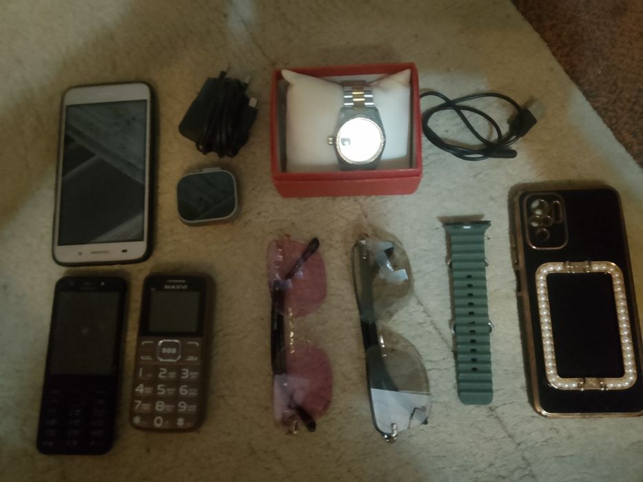 Продам часы новые в отличном состояни очки новые