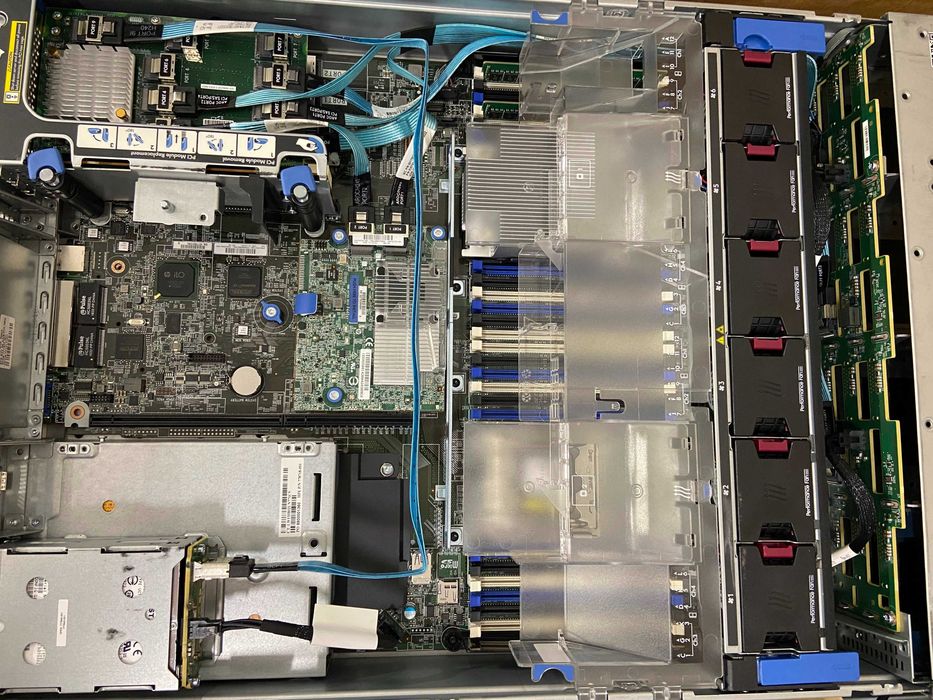 HP StoreEasy 1650 NAS Storage - 2x 10TB SAS HDD, 16GB DDR4 сторидж