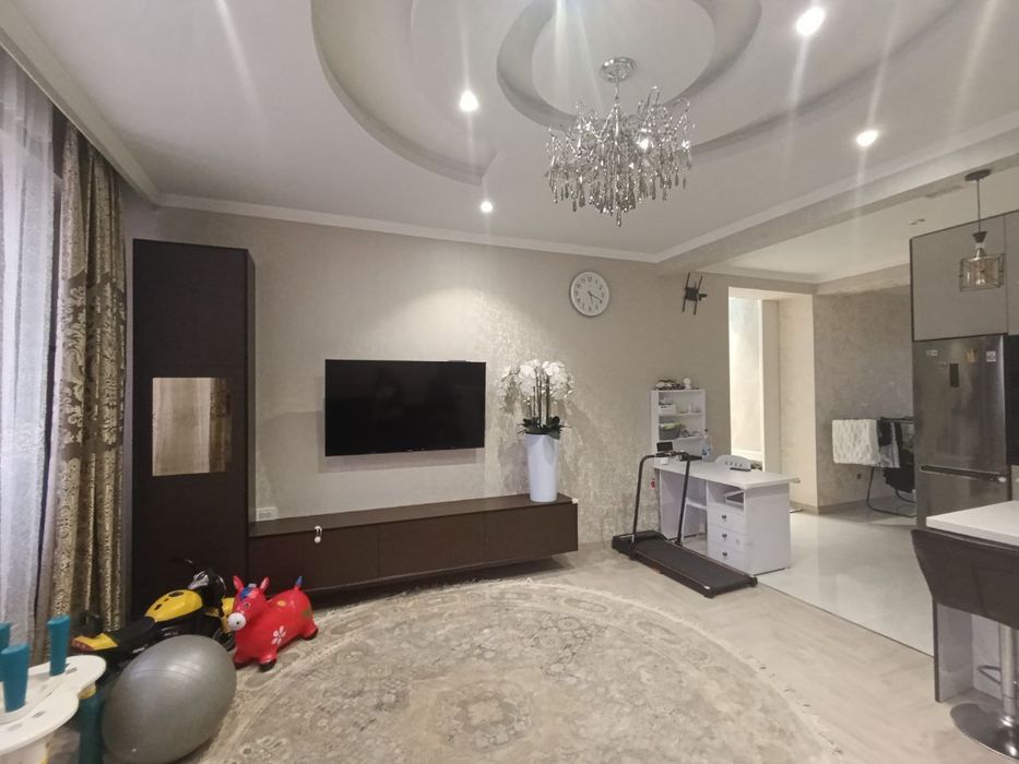 Продаю 2-х  комнатную квартиру Янги Хаёт Green House