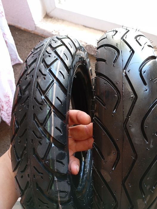 Продам оригинальные Шыны