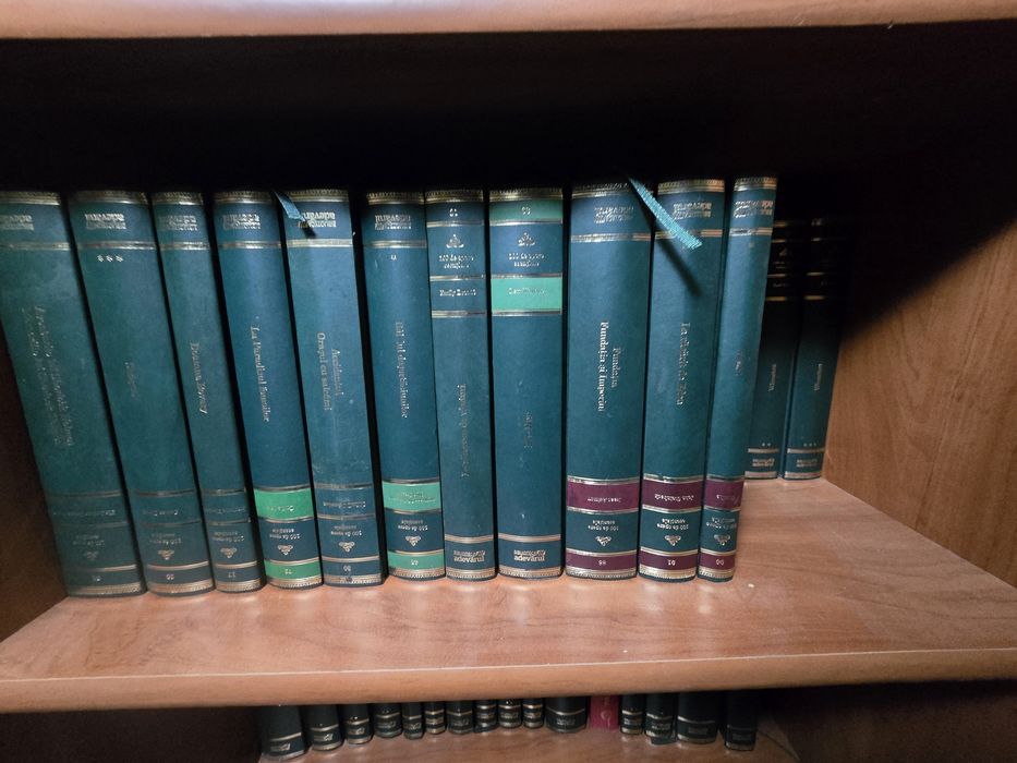 70 de exemplare din colectia " bibloteca adevarul"