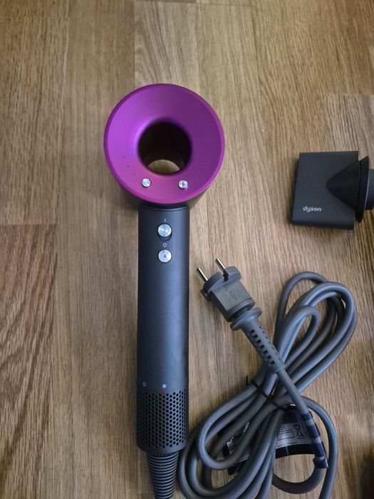 Uscator de par dyson hd 08