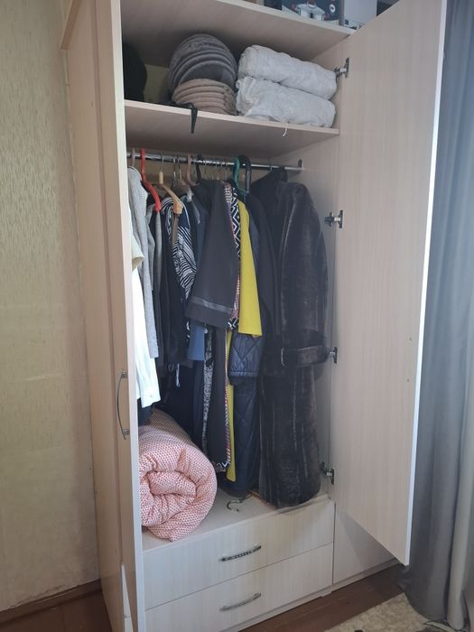 Срочно продам шкаф