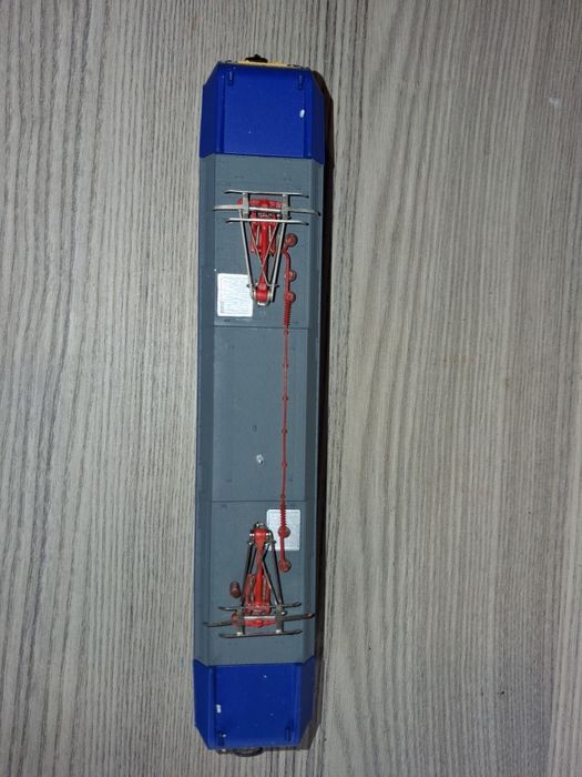 Locomotiva electrica piko connex 

Lumini in funcție de direcția de me