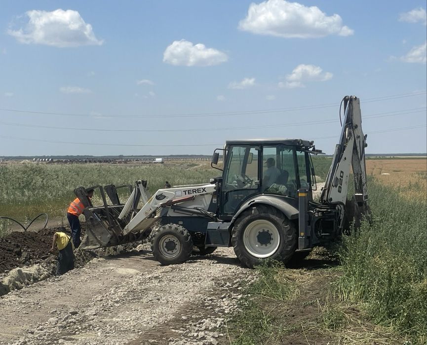 Inchiriez utilaj excavator buldo vola